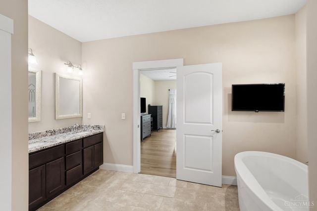 8007 Acorn Trail, Hamilton Twp, OH 45039