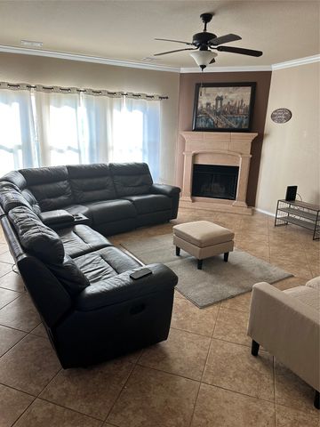 8404 Sioux Trail, Aubrey, TX 76227