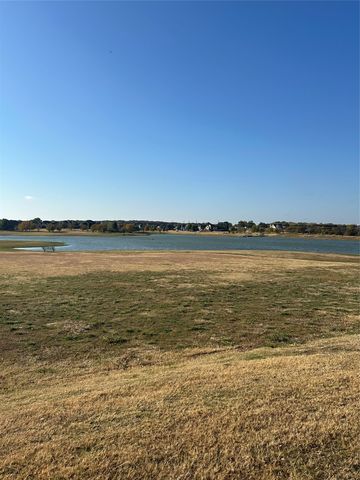 8404 Sioux Trail, Aubrey, TX 76227
