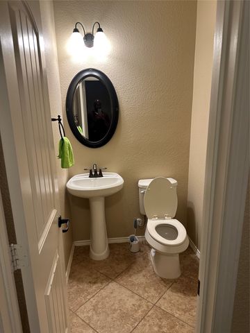 8404 Sioux Trail, Aubrey, TX 76227