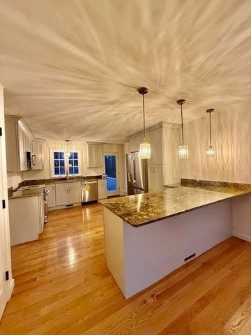 38 Colonial Rd, Webster, MA 01570