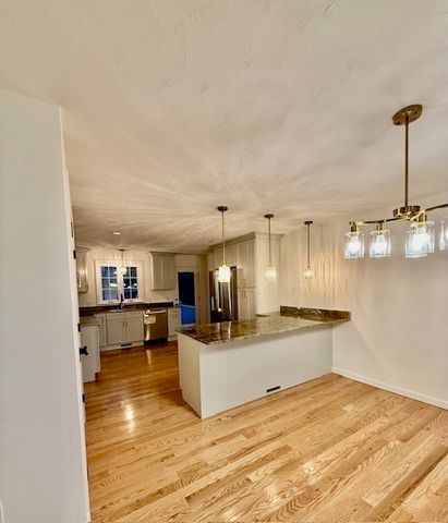 38 Colonial Rd, Webster, MA 01570