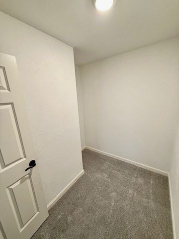 38 Colonial Rd, Webster, MA 01570