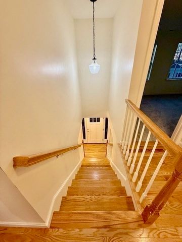 38 Colonial Rd, Webster, MA 01570