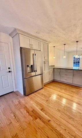 38 Colonial Rd, Webster, MA 01570