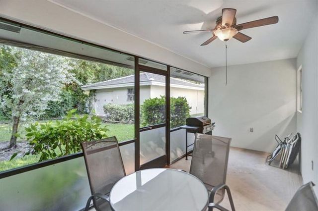 3220 SE 11th Street A, Pompano Beach, FL 33062