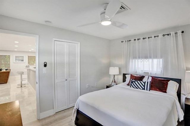 3220 SE 11th Street A, Pompano Beach, FL 33062