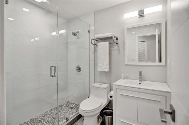 3220 SE 11th Street A, Pompano Beach, FL 33062