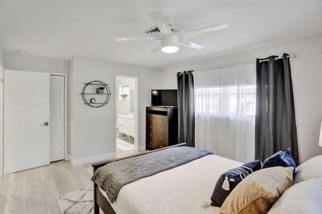 3220 SE 11th Street A, Pompano Beach, FL 33062