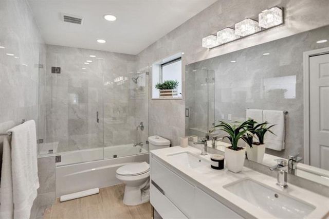 3220 SE 11th Street A, Pompano Beach, FL 33062