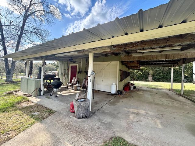 908 N Pitzer Street, Colmesneil, TX 75938