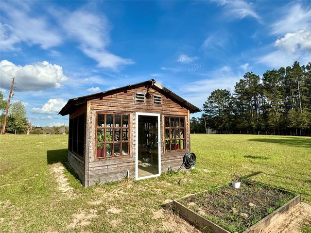 908 N Pitzer Street, Colmesneil, TX 75938