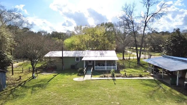 908 N Pitzer Street, Colmesneil, TX 75938