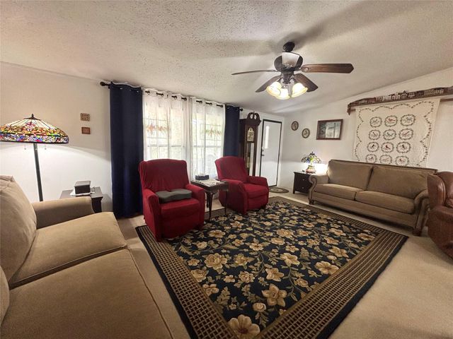 908 N Pitzer Street, Colmesneil, TX 75938