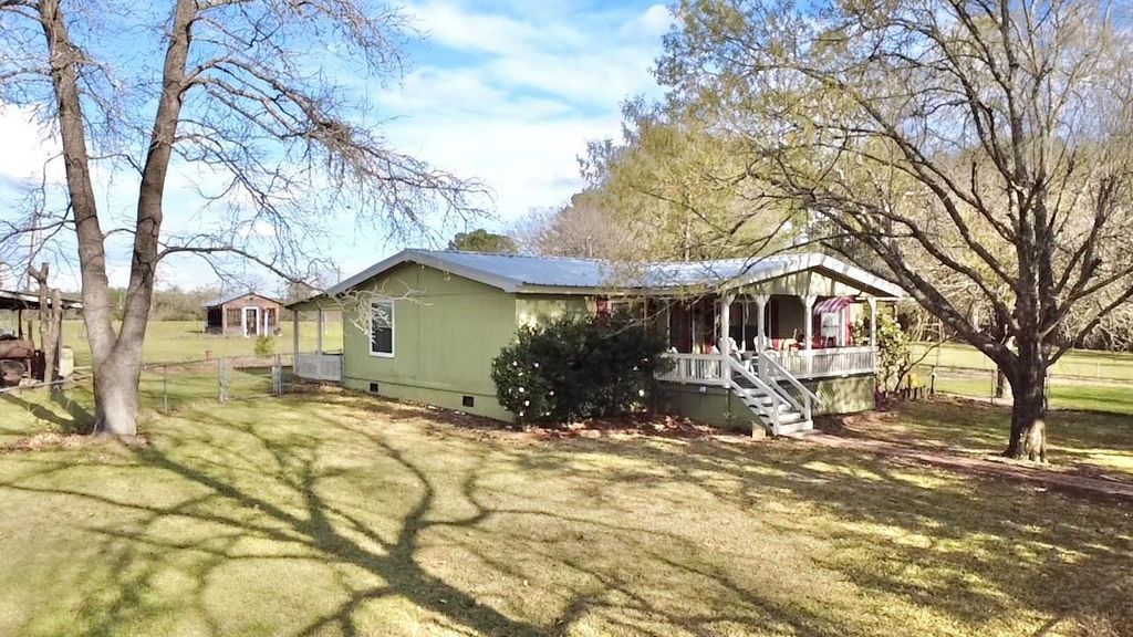908 N Pitzer Street, Colmesneil, TX 75938