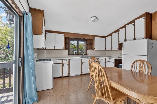 140 Buckwood Drive, Barnstable, MA 02601