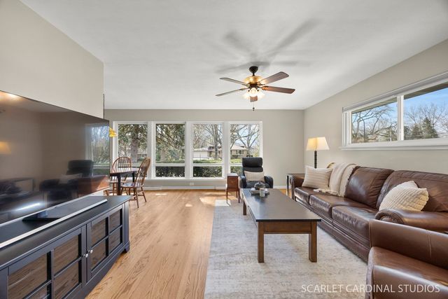 9 Notre Dame Drive, Naperville, IL 60540