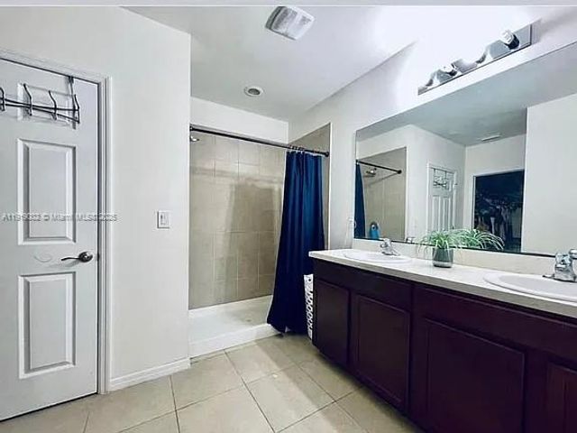 3670 47th Ave NE, Naples, FL 34120