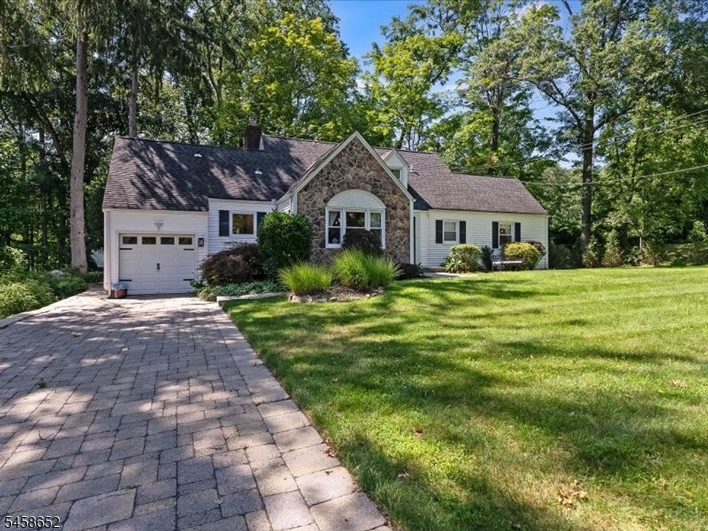 48 Lakeview Dr, Morris Plains Boro, NJ 07950 — exterior
