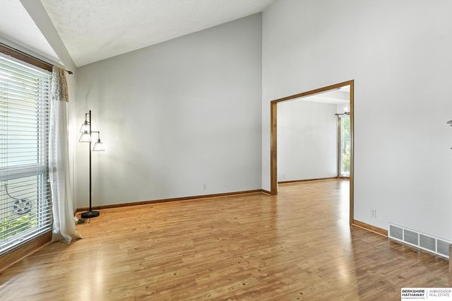 7320 S 140 Avenue, Omaha, NE 68138