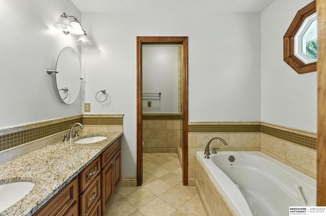 7320 S 140 Avenue, Omaha, NE 68138