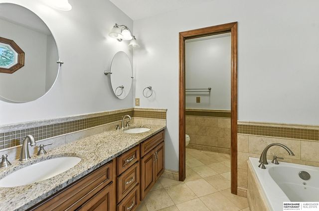 7320 S 140 Avenue, Omaha, NE 68138