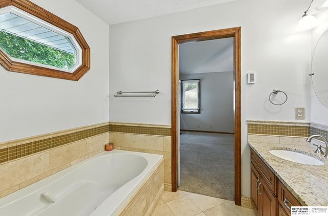 7320 S 140 Avenue, Omaha, NE 68138