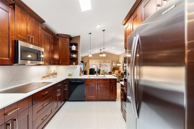 6660 NW 75th Place, Parkland, FL 33067