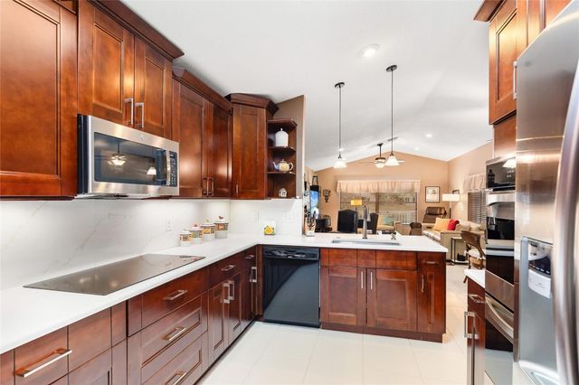 6660 NW 75th Place, Parkland, FL 33067