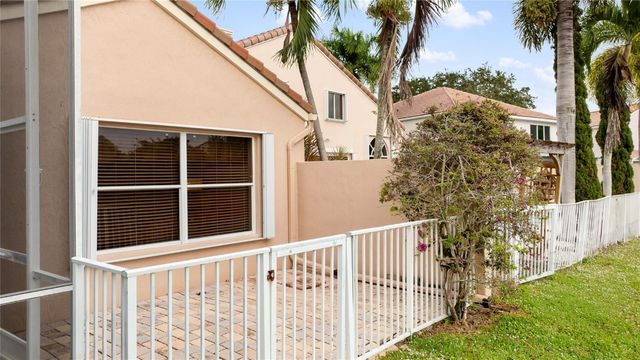 6660 NW 75th Place, Parkland, FL 33067