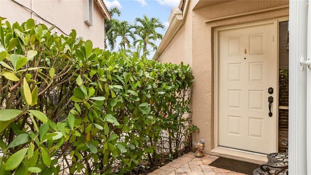 6660 NW 75th Place, Parkland, FL 33067