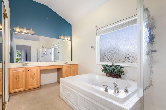 1834 Knollmont Drive, Florence, KY 41042