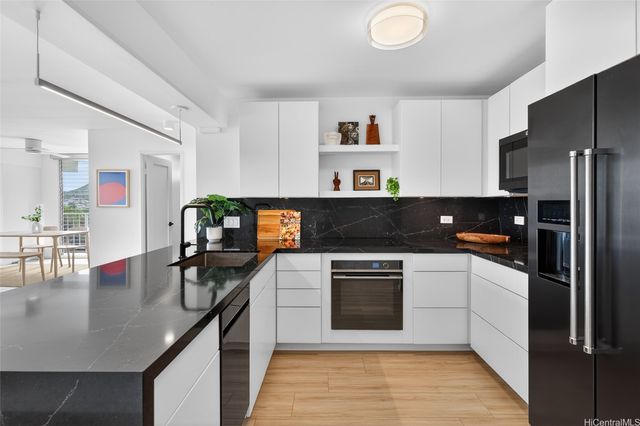 2575 Kuhio Avenue 904, Honolulu, HI 96815