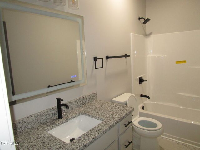 122 Five Oaks Drive, Johnson City, TN 37604