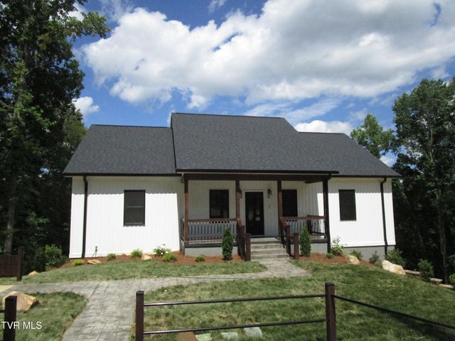 122 Five Oaks Drive, Johnson City, TN 37604