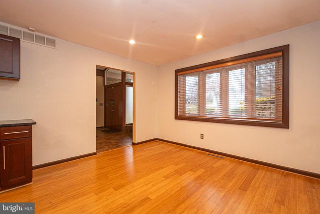 2127 FERNGLEN WAY, Catonsville, MD 21228