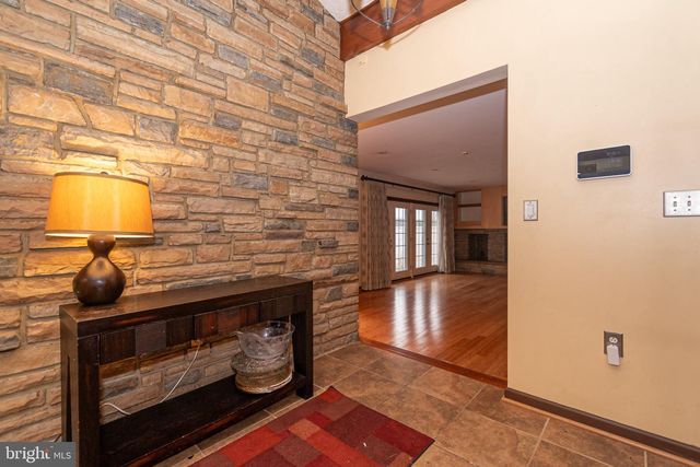 2127 FERNGLEN WAY, Catonsville, MD 21228