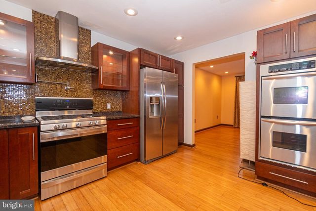 2127 FERNGLEN WAY, Catonsville, MD 21228
