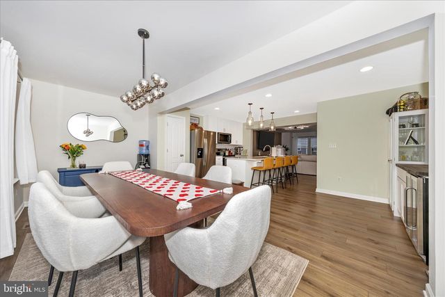 11 CLIFTON MANOR, Falling Waters, WV 25419