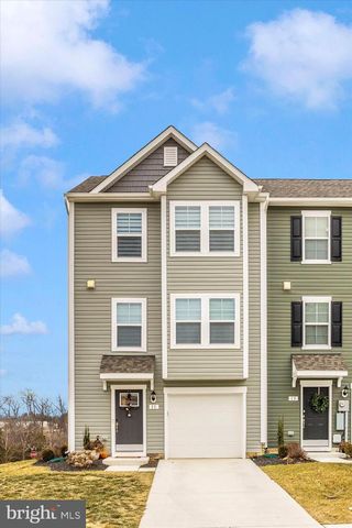 11 CLIFTON MANOR, Falling Waters, WV 25419