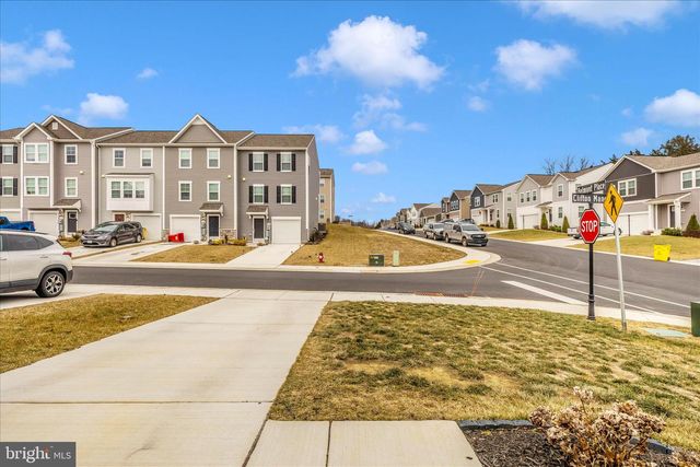 11 CLIFTON MANOR, Falling Waters, WV 25419