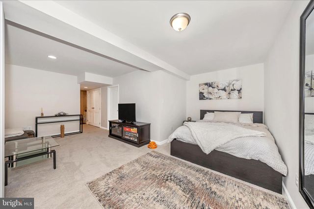 11 CLIFTON MANOR, Falling Waters, WV 25419