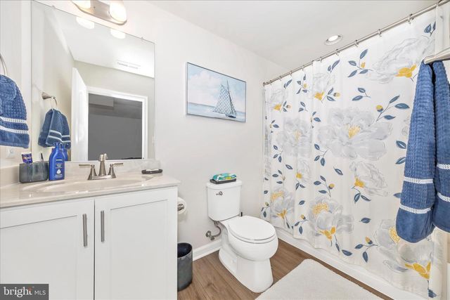 11 CLIFTON MANOR, Falling Waters, WV 25419