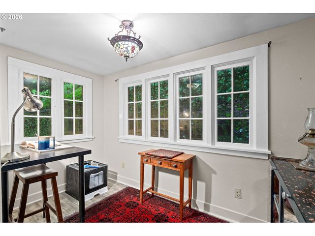 6637 Nw SAINT HELENS Rd, Portland, OR 97210