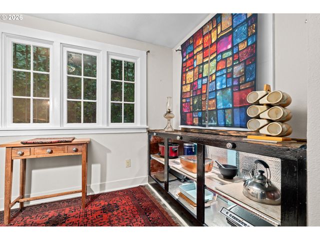 6637 Nw SAINT HELENS Rd, Portland, OR 97210