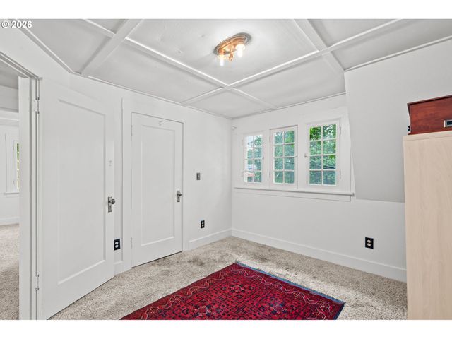 6637 Nw SAINT HELENS Rd, Portland, OR 97210