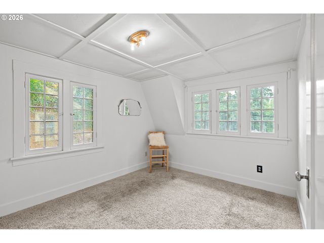 6637 Nw SAINT HELENS Rd, Portland, OR 97210