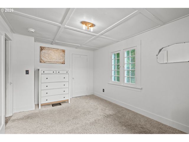 6637 Nw SAINT HELENS Rd, Portland, OR 97210