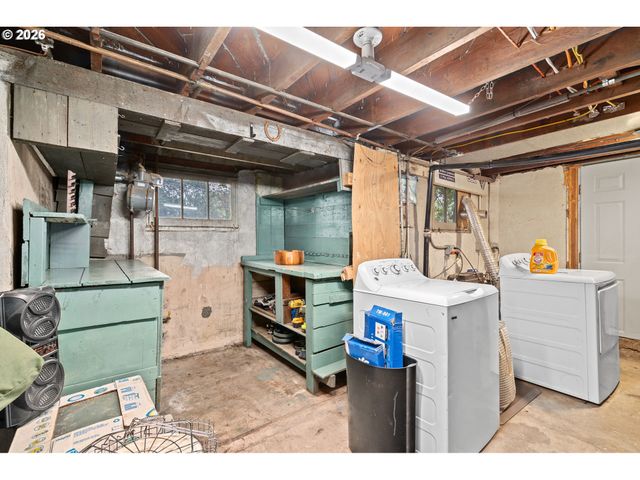 6637 Nw SAINT HELENS Rd, Portland, OR 97210