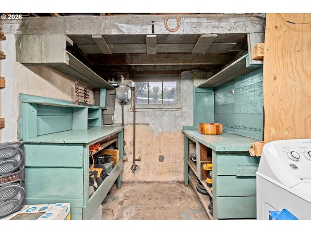 6637 Nw SAINT HELENS Rd, Portland, OR 97210